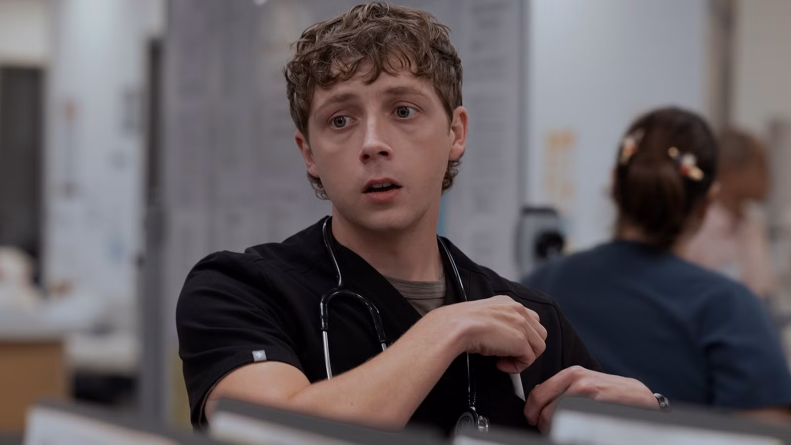 La temporada 3 de Pitt confirma oficialmente que una relación sigue siendo sólida