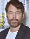 Foto en la cabeza de Tim Rozon