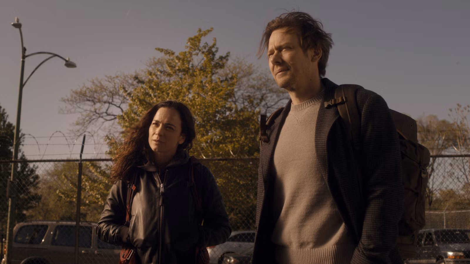 Por qué el mundo de Ryan y Amanda cambia en la temporada 2 de Dark Matter, explicado