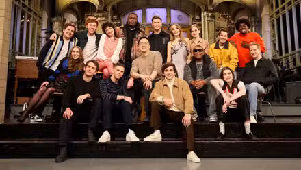 Toma promocional del elenco de la temporada 51 de Saturday Night Live