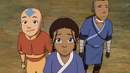 Sokka y Katara parecen preocupados mientras Aang sonríe en Avatar: The Last Airbender.