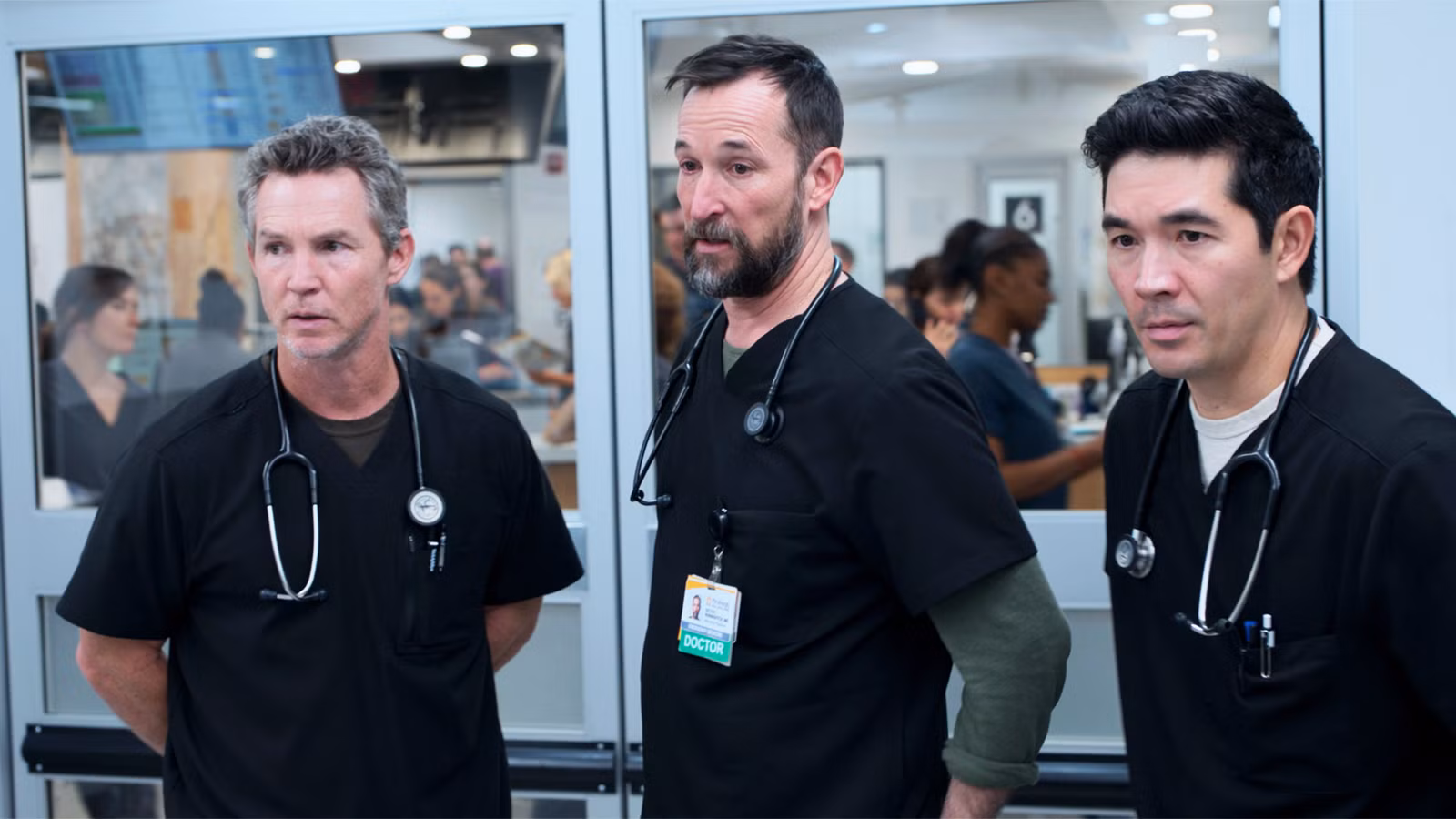 La serie de 137 episodios de Mark Harmon y Denzel Washington muestra a Pitt cómo se hace
