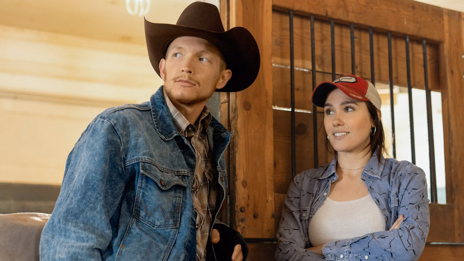 Taylor Sheridan encuentra una manera de contar la historia del controvertido spin-off de Yellowstone