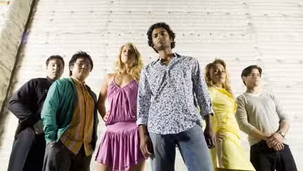 Greg Grunberg, Masi Oka, Ali Larter, Sendhil Ramamurthy, Hayden Panettiere y Milo Ventimiglia en la imagen promocional de la temporada 1 de Heroes