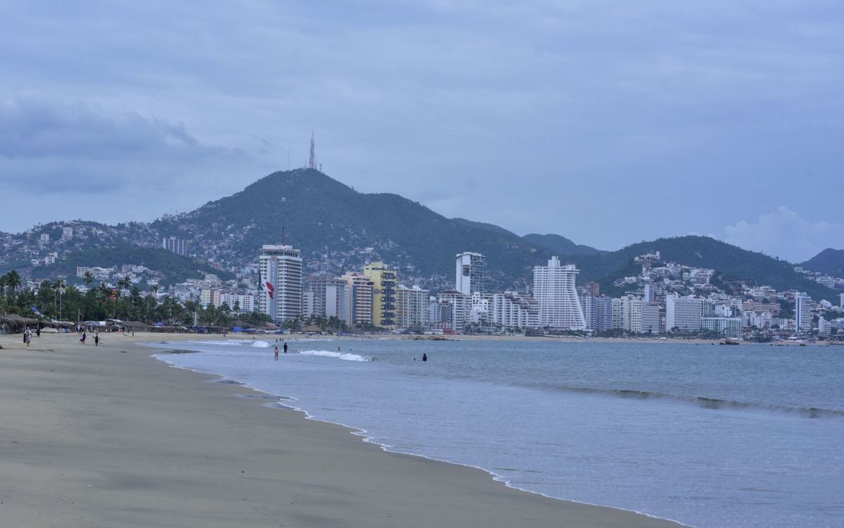 Acapulco cierra puerto por huracán 'Polo'