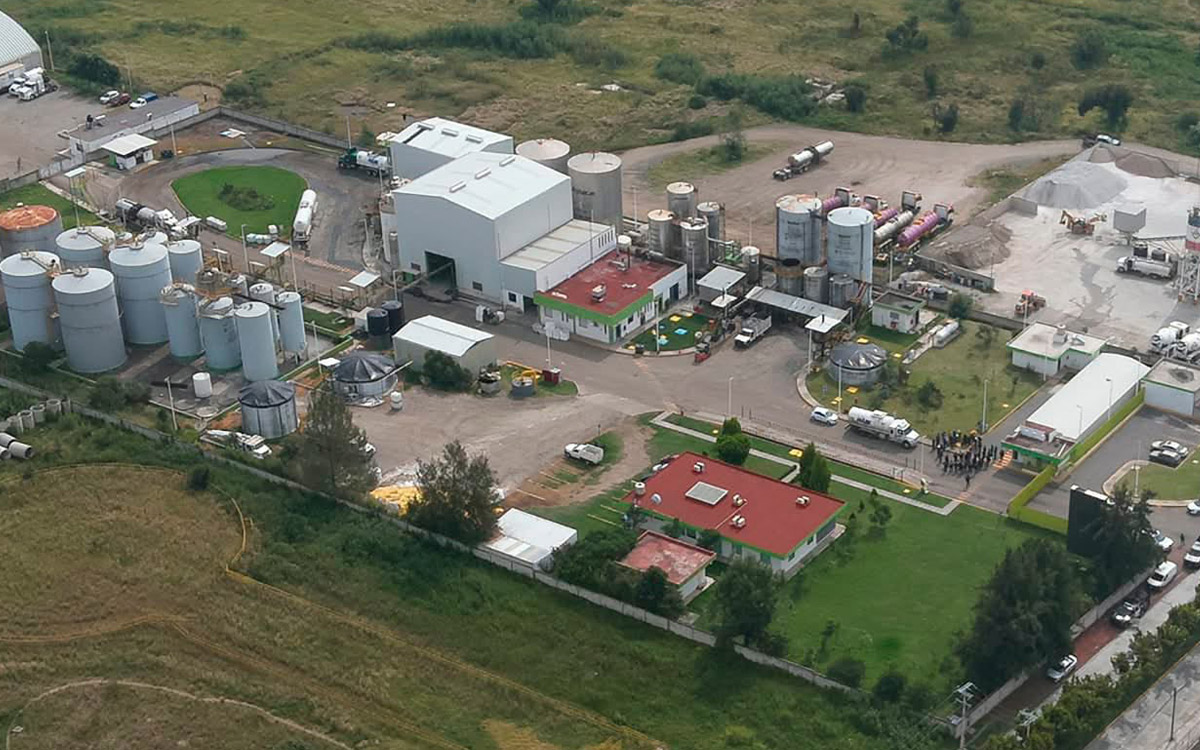 Aseguran 800 mil litros de hidrocarburo durante cateo en Puebla