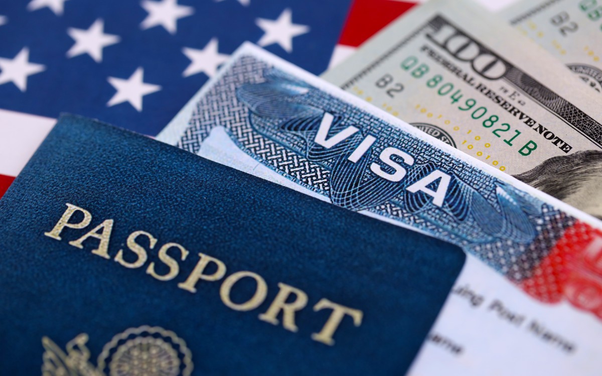 Bloquea juez norma de Trump que endurece visas a estudiantes y periodistas extranjeros