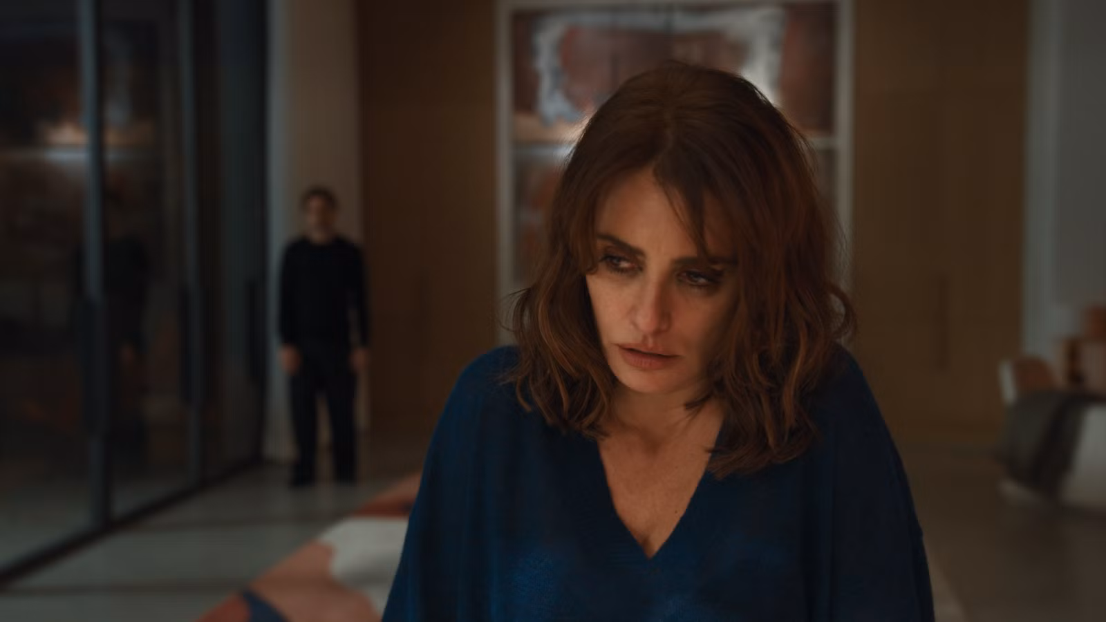 Bunker Review: Javier Bardem y Penélope Cruz protagonizan un oportuno thriller sobre los miedos al futuro [TIFF]