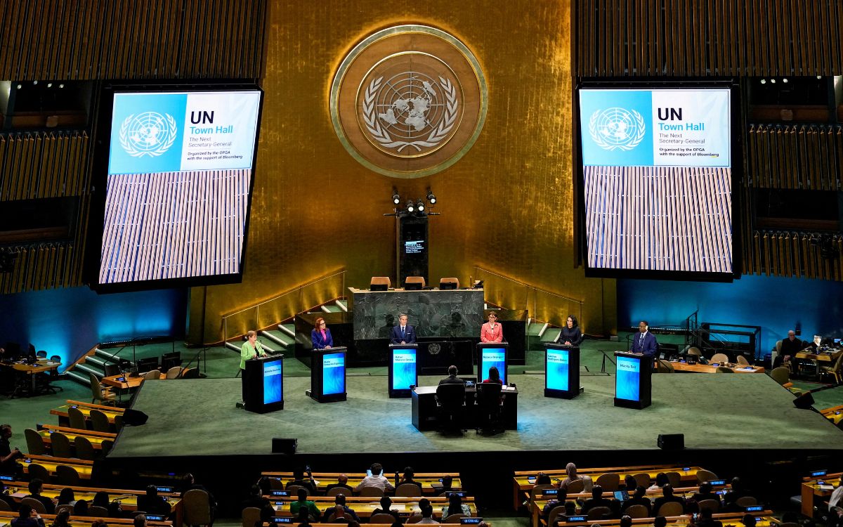 Costarricense Grynspan lidera sondeo de candidatos a secretaría general de ONU