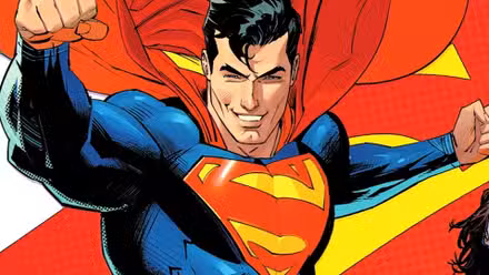 Superman sonríe en el arte de DC Comics de Dan Mora