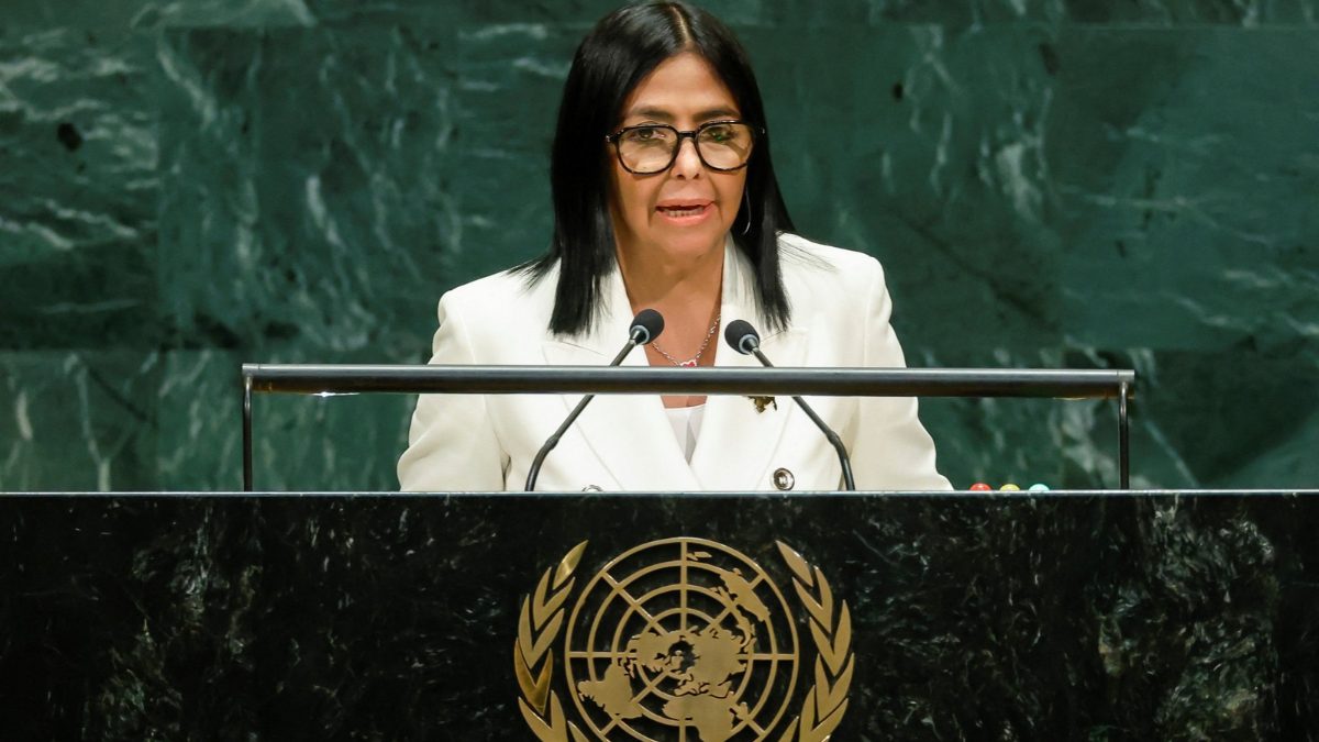 Delcy Rodríguez promete elecciones en Venezuela, pero sin fecha