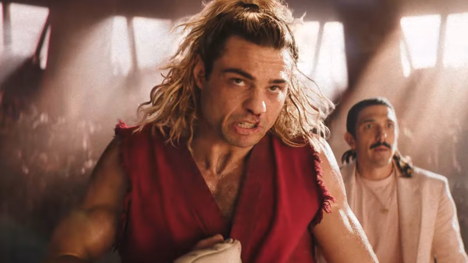 El actor Liu Kang de Mortal Kombat quiere que la estrella de Street Fighter resuelva la rivalidad de la franquicia de una vez por todas
