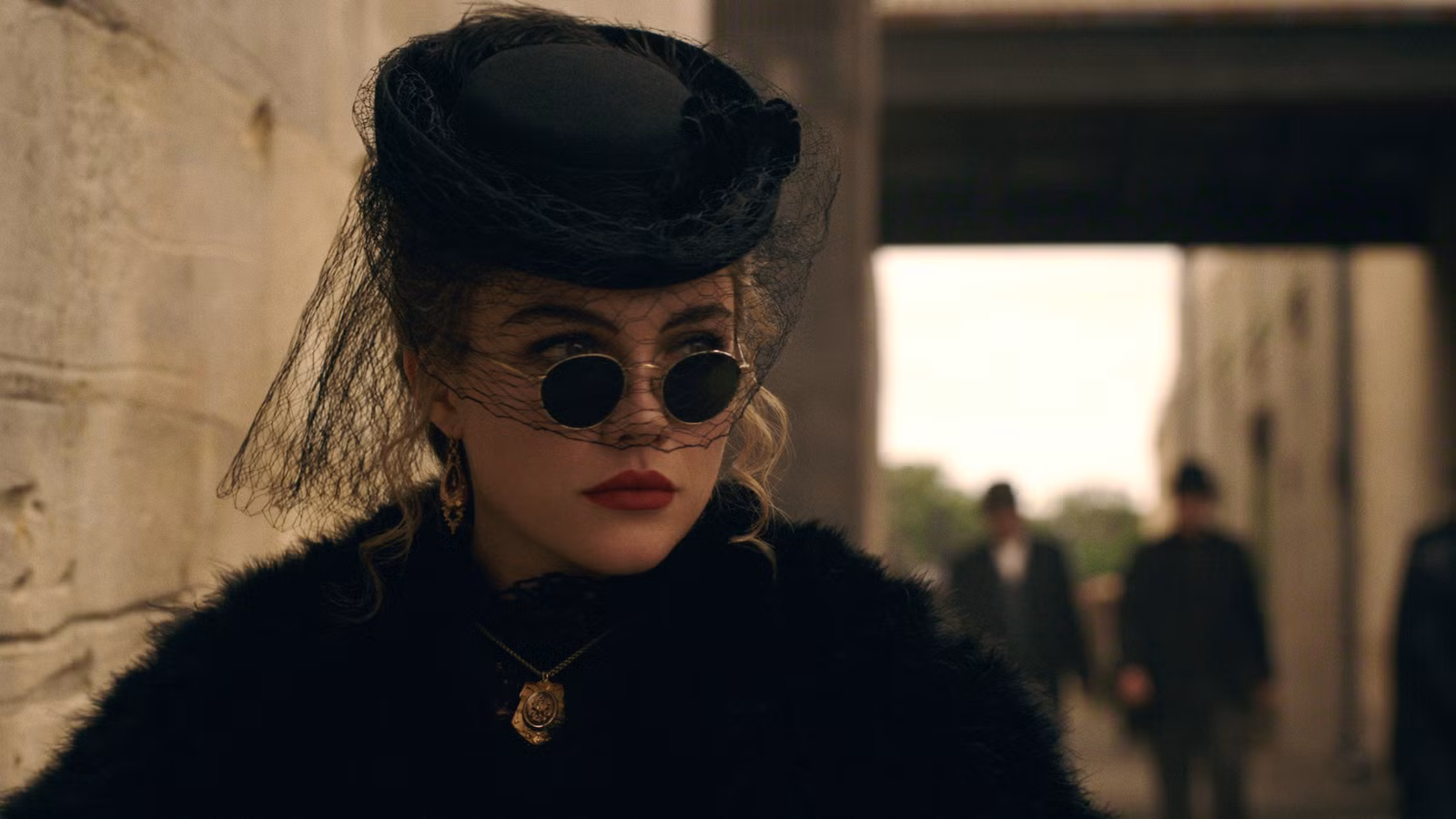 Florence Pugh se transforma en pura maldad en el tráiler de East Of Eden de Netflix