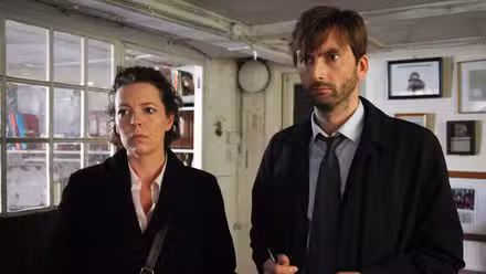 Ellie (Olivia Colman) y Alec (David Tennant) en Broadchurch