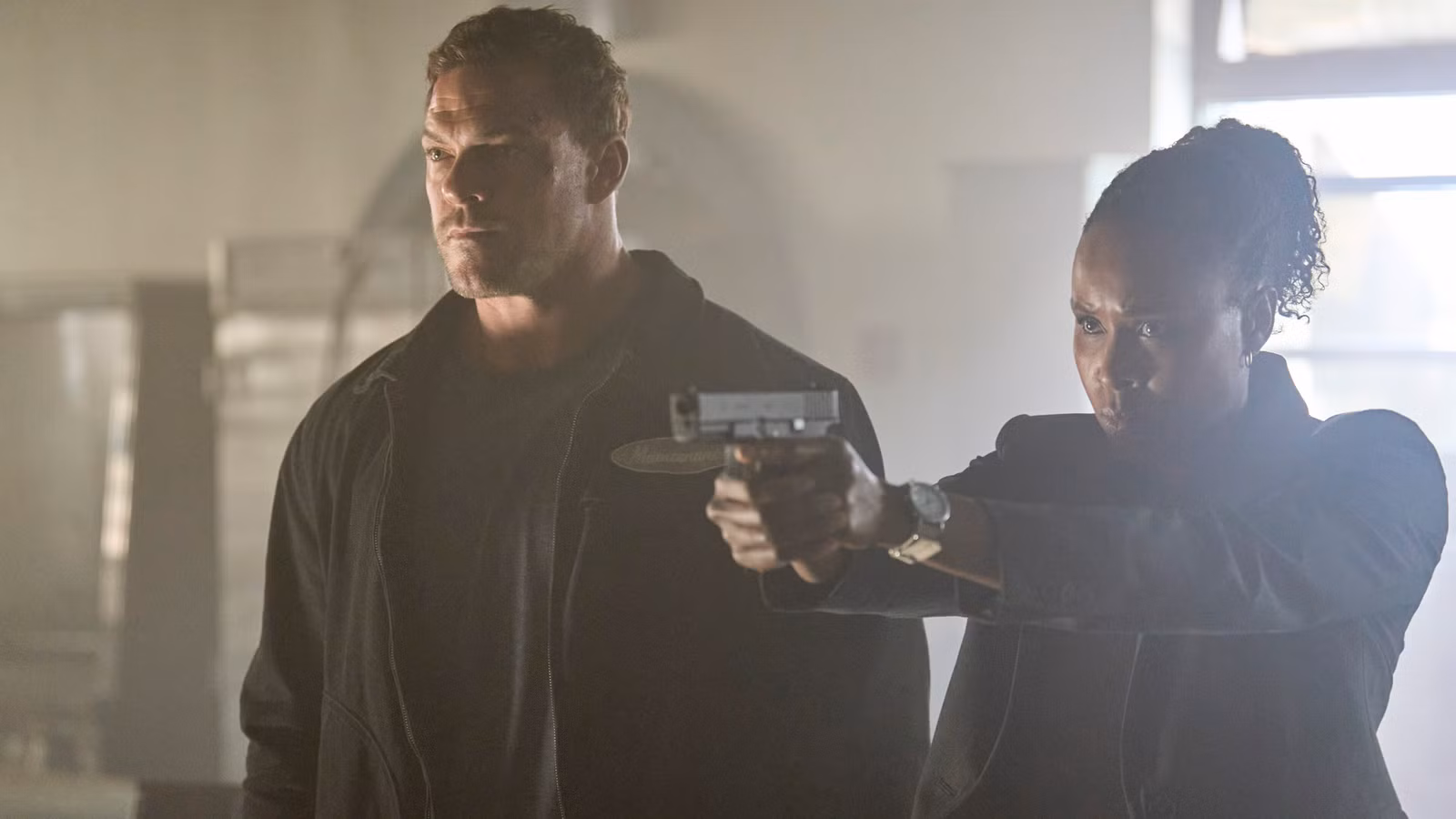 La historia de la temporada 4 de Reacher solo sucede gracias a la IA