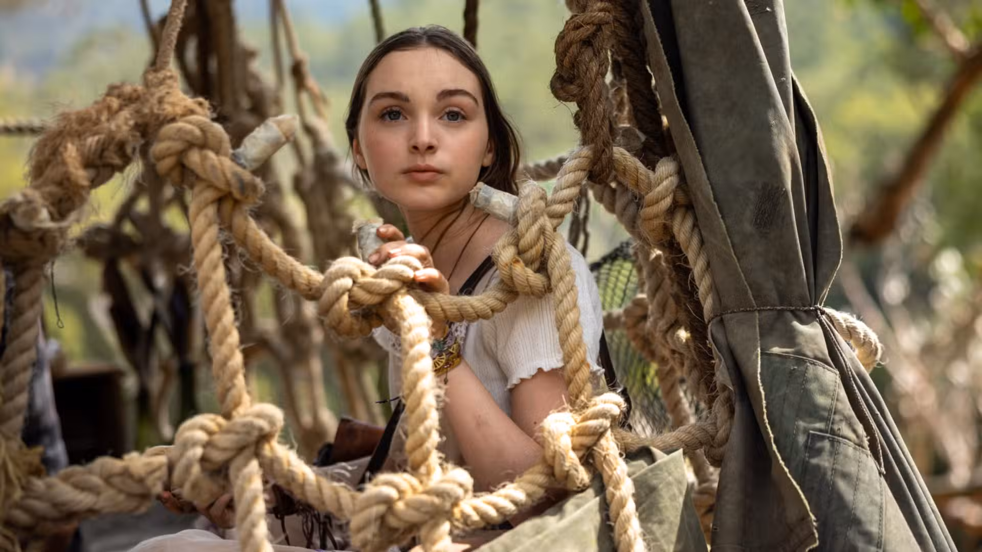 Chloe Jean Lourdes en una casa en el árbol en Visto por última vez