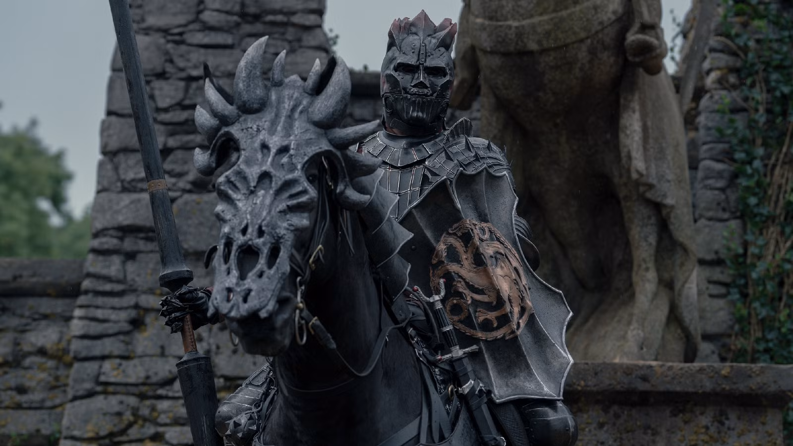 La obra maestra de alta fantasía 10/10 de HBO merece felicitaciones por no intentar ser como Juego de tronos