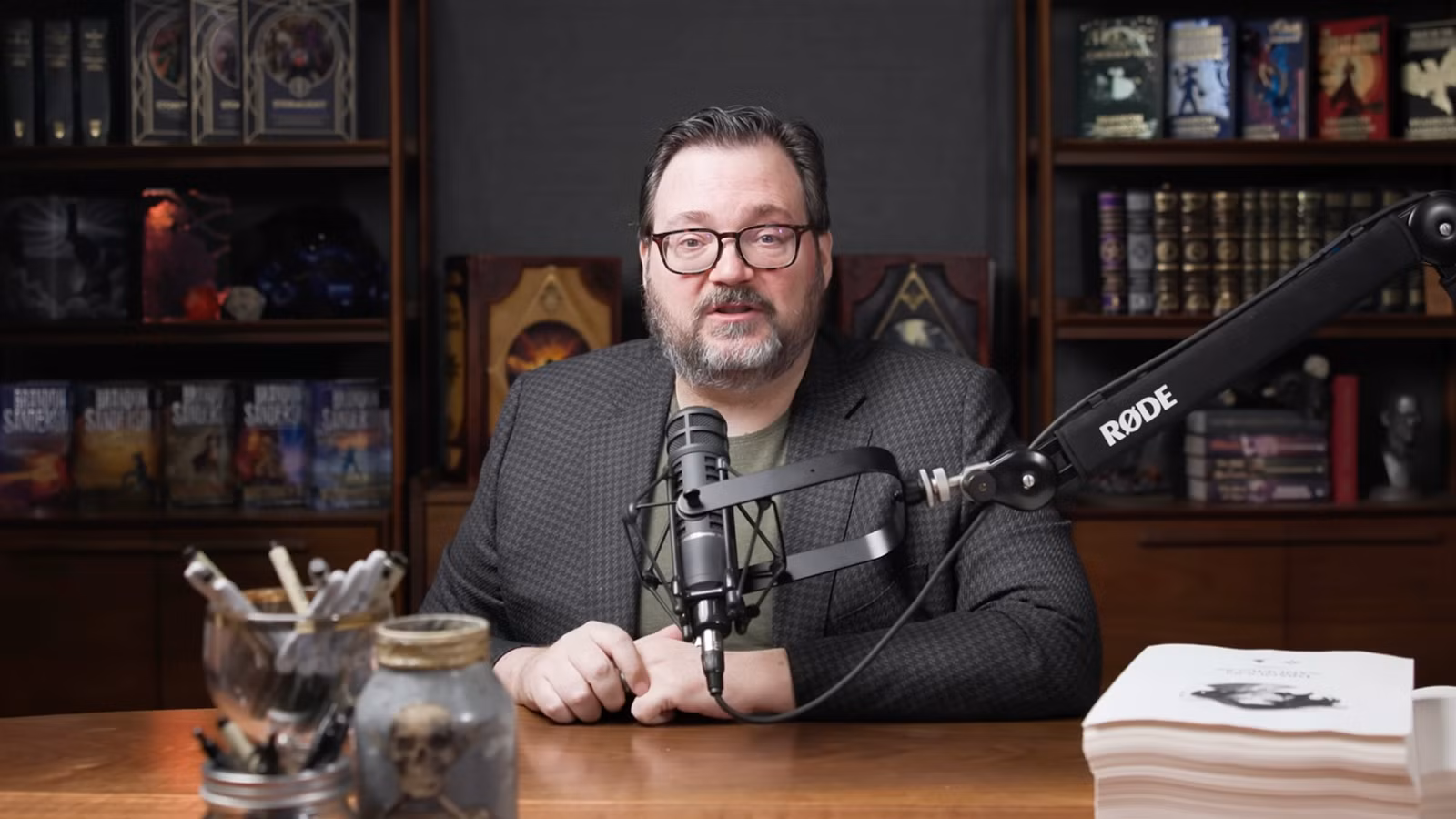 La película Mistborn recibe una actualización agridulce de Brandon Sanderson después de terminar el primer borrador del guión
