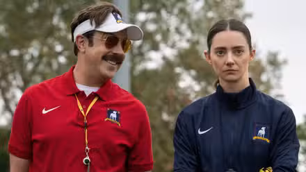  Jason Sudeikis y Tanya Reynolds en la cuarta temporada de Ted Lasso