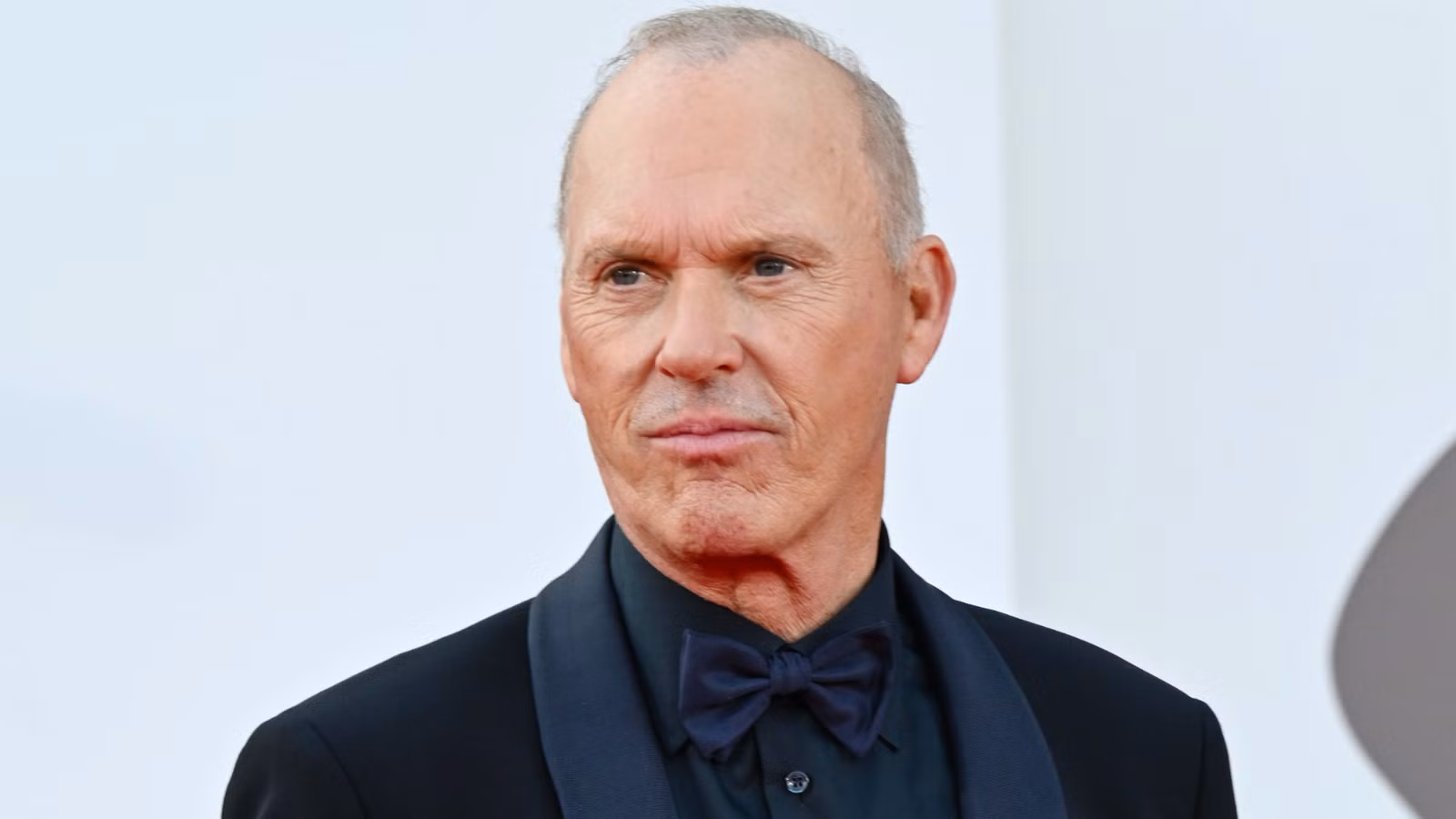 Michael Keaton y Morgan Freeman se reúnen por primera vez después de casi 40 años en una nueva película del oeste