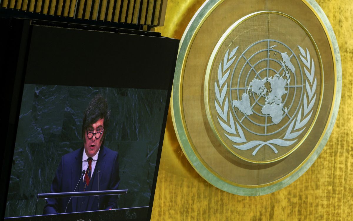 Milei pide negociaciones sobre Malvinas y amenaza con consecuencias para las empresas