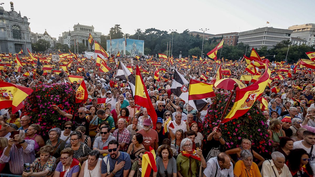Miles se movilizan en España en apoyo a Ceuta tras la crisis migratoria