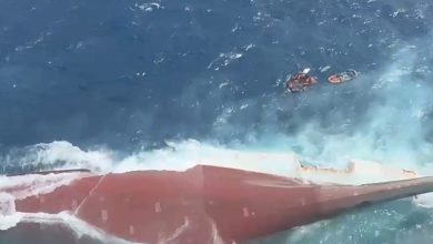 Naufragio de ferry en Indonesia deja al menos seis muertos y 130 desaparecidos