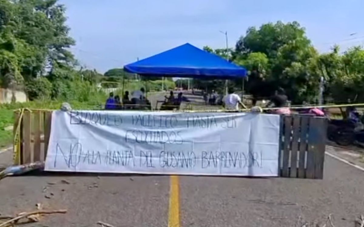 Población bloquea planta contra el gusano barrenador en Chiapas