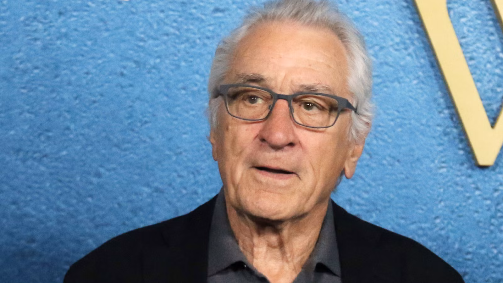 Robert De Niro & The Russos' New Crime Thriller Is Now Streaming On Netflix