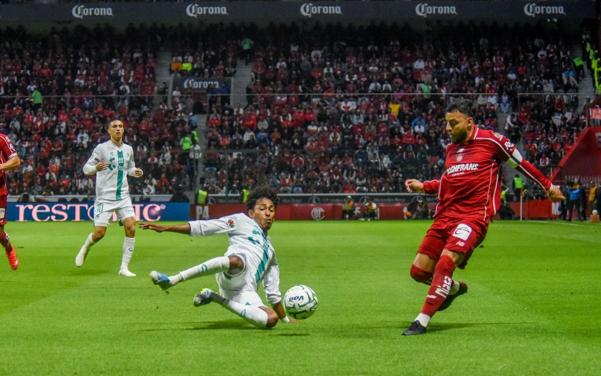Santos derrota al Toluca y Rondón rescata al Pachuca | J9