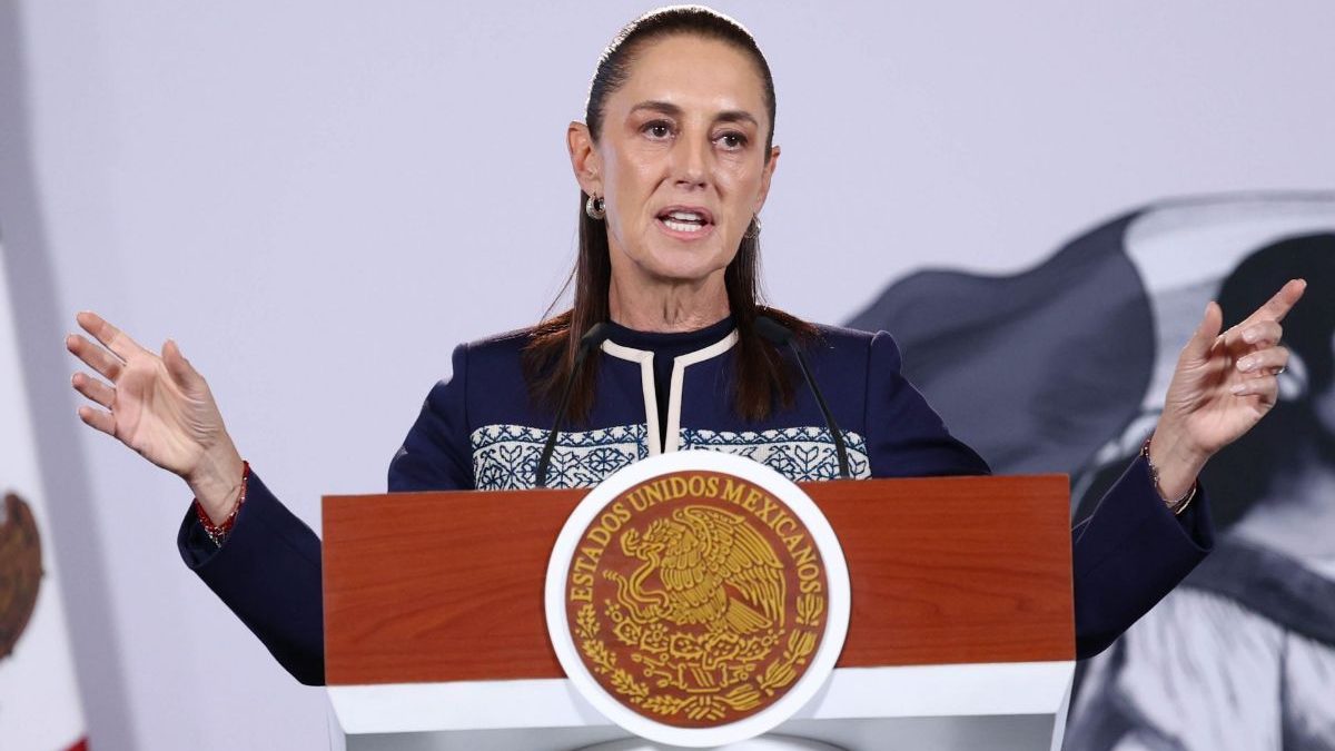 Sheinbaum critica a medios y cuestiona postura sobre el INE