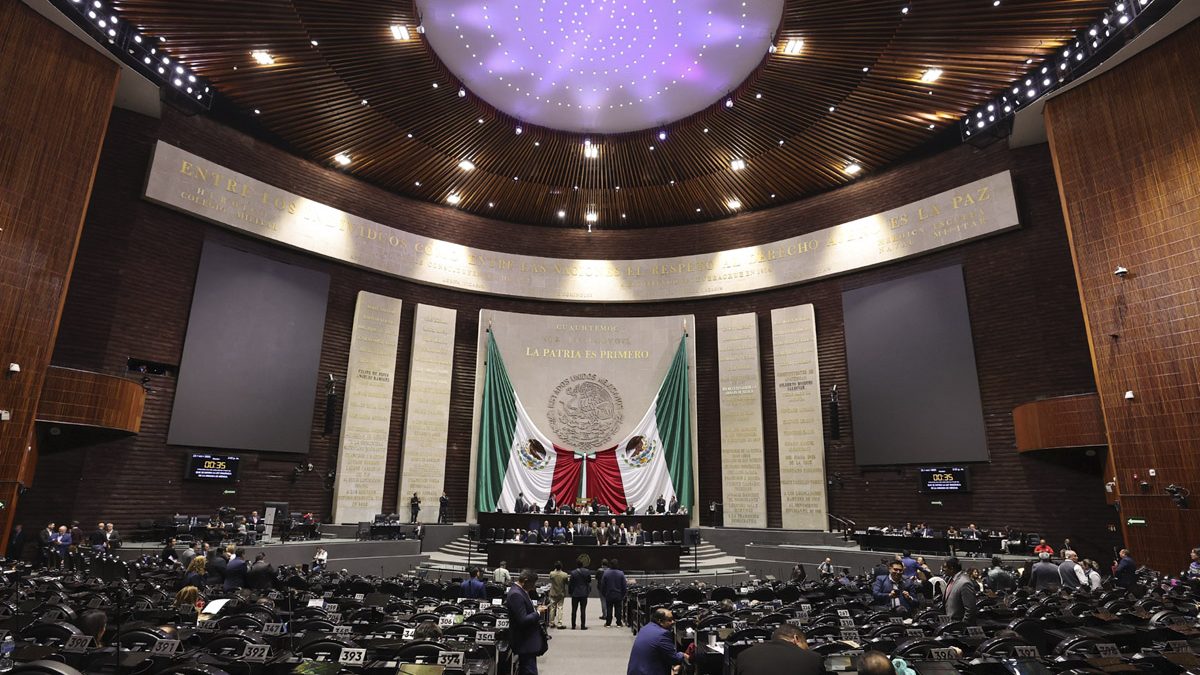 Sheinbaum cuestiona a diputados que rechazaron nacionalidad única para gobernantes