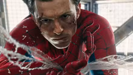 MCU Spider-Man disparando redes orgánicas en Brand New Day