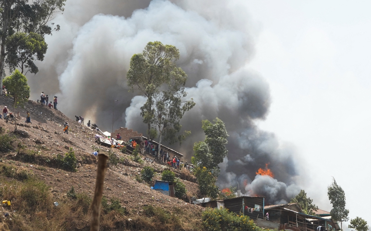 Tragedia en primaria de RD del Congo, incendio deja al menos 27 menores muertos