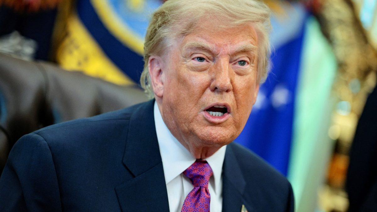 Trump pide a Putin poner fin a la guerra en Ucrania