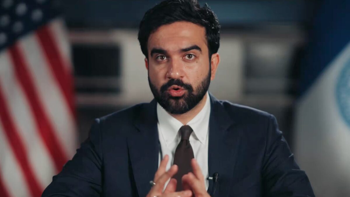 'No están solos': Alcalde de Nueva York explica en español a inmigrantes cómo actuar ante agentes de ICE