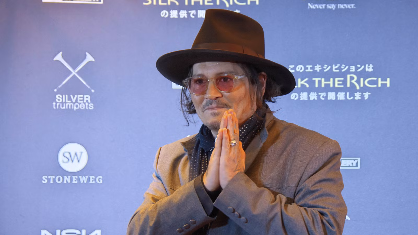 Johnny Depp se transforma en Ebenezer en la nueva versión de la historia de fantasmas del director de terror