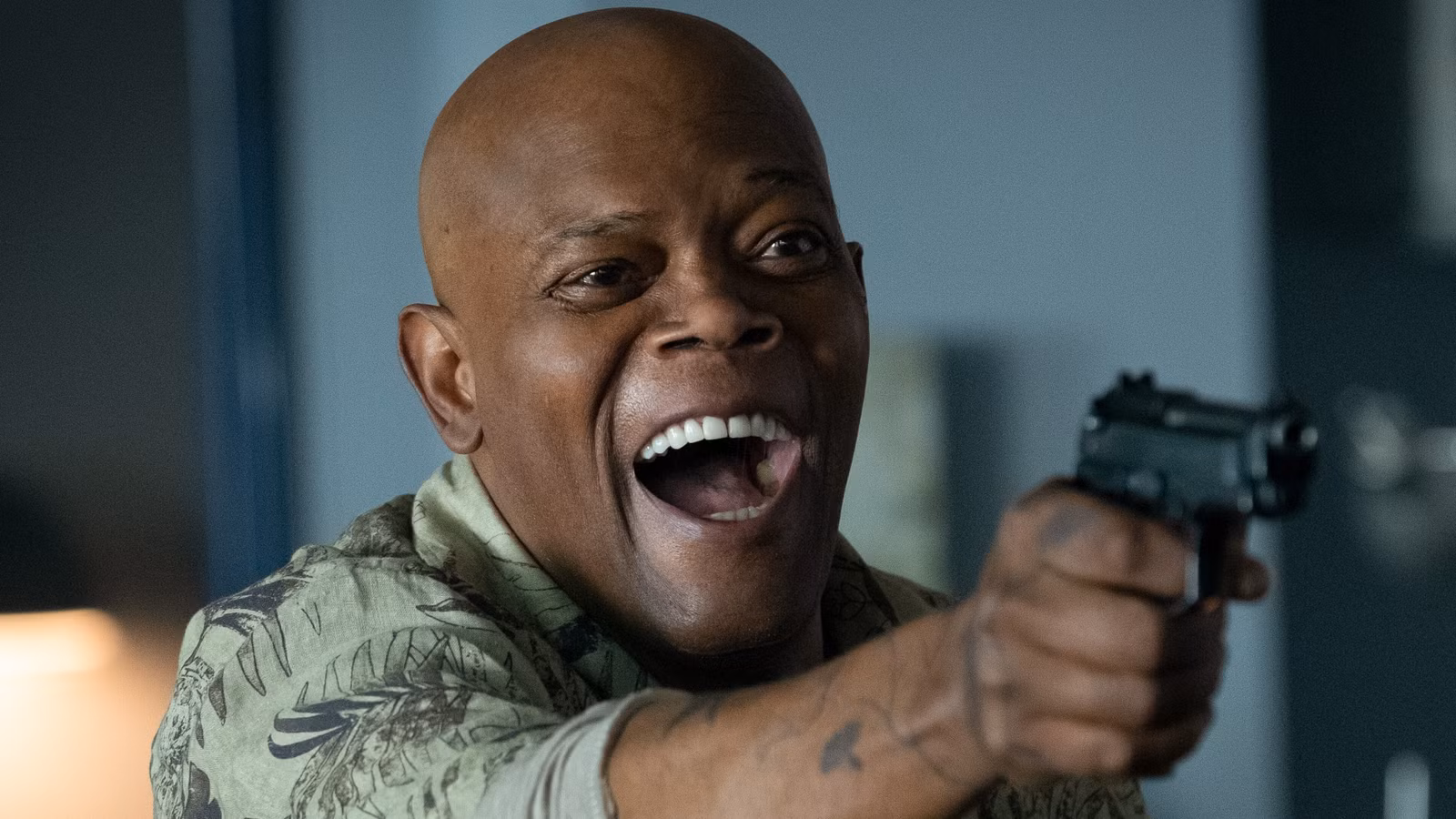 La nueva travesura de acción de Samuel L.Jackson es casi el guardaespaldas 3 de Hitman