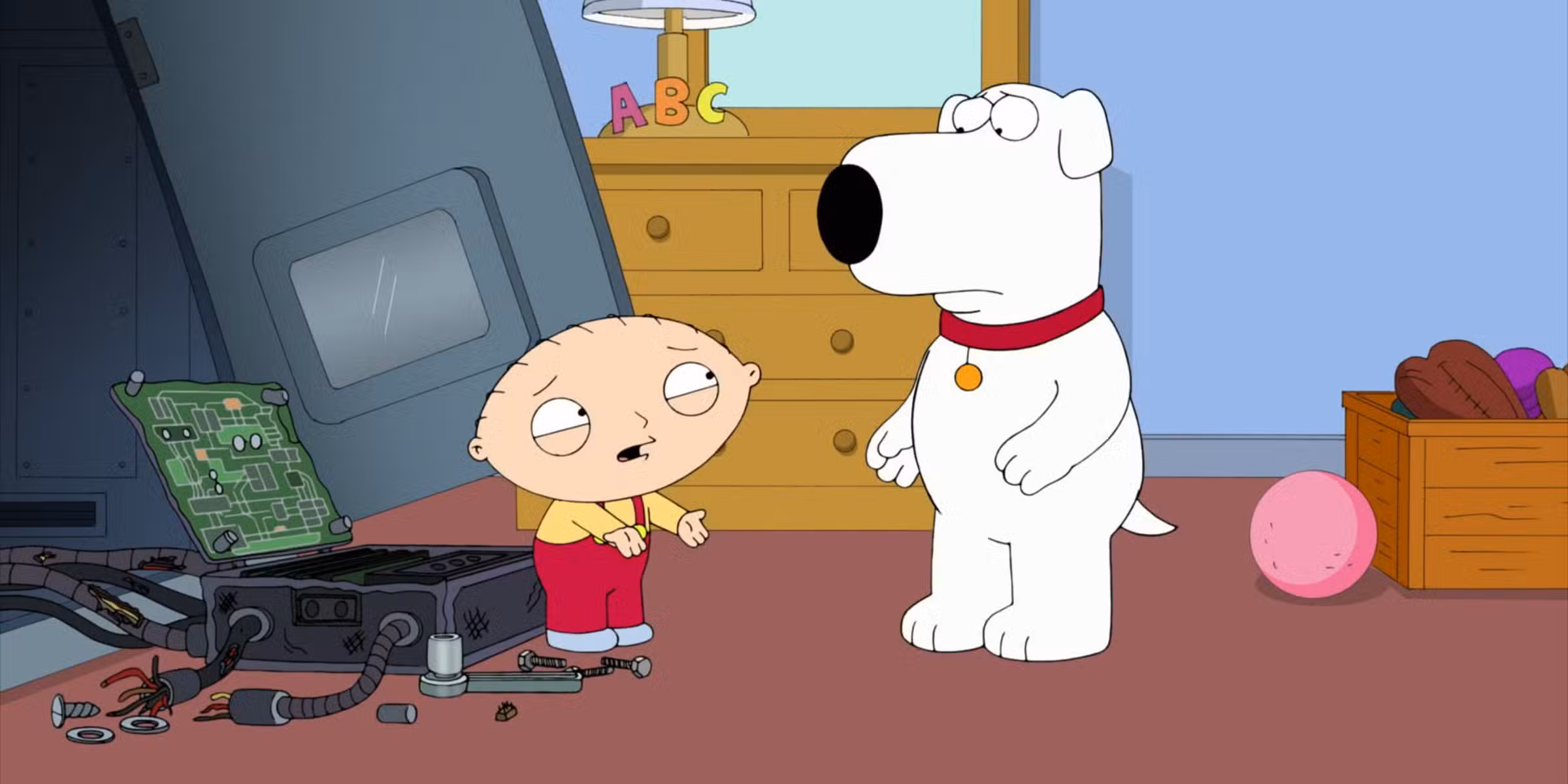 Brian rompe la máquina del tiempo de Stewie en Padre de familia.