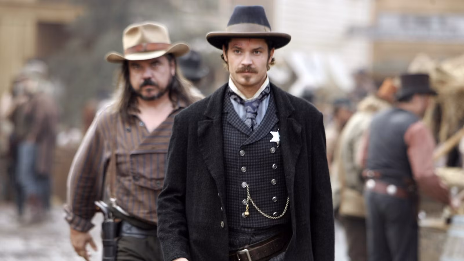 20 años después, la mejor línea de Deadwood de Timothy Olyphant sigue siendo una de las cinco citas occidentales más importantes