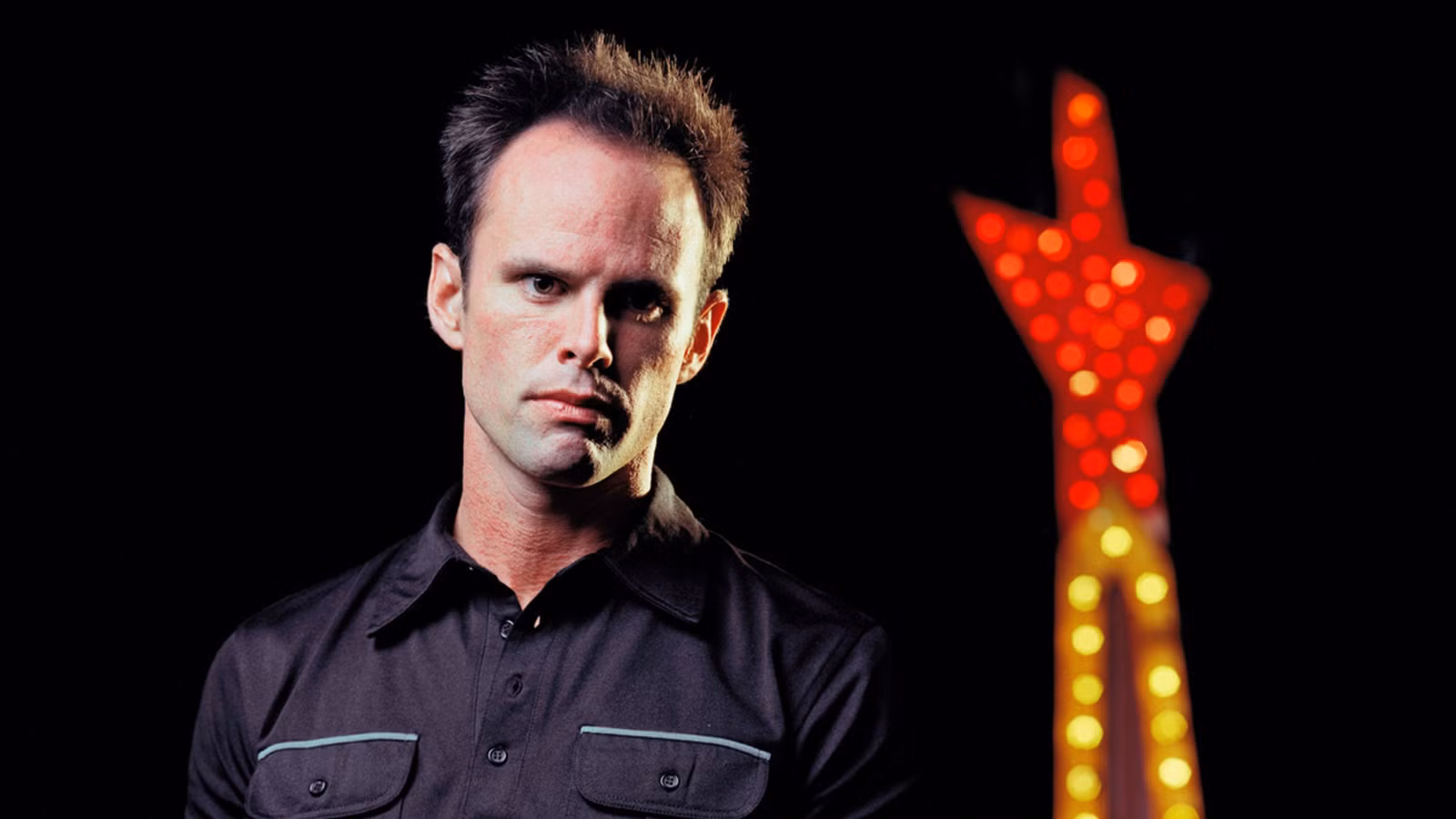 La serie policial de 24 años de Walton Goggins fue su primer papel televisivo 10/10