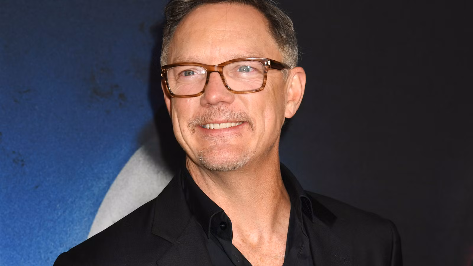 La nueva versión del clásico de culto de Matthew Lillard de una película de terror de 66 años encuentra el éxito de transmisión mundial en el momento perfecto