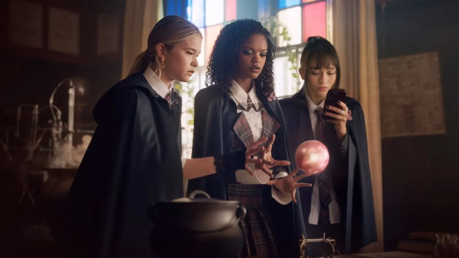 Olvídate del miércoles, la nueva serie de fantasía de Disney+ supera incluso al MCU