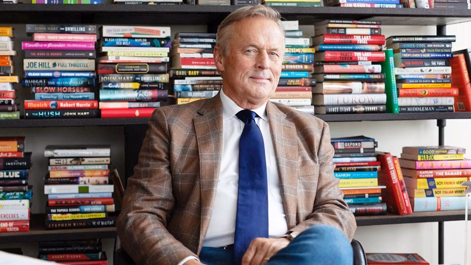4 autores de suspense subestimados tan buenos como Grisham