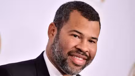 Jordan Peele sonriendo en la 30ª edición anual de los Producers Guild Awards