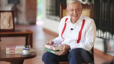 AMLO reaparece desde Palenque para anunciar su nuevo libro: 'Pueblo'; lo dedica a Sheinbaum