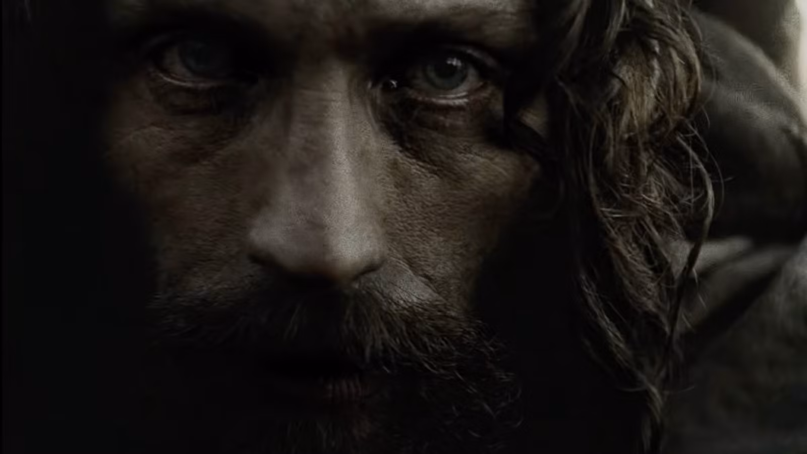Aaron Taylor-Johnson se vuelve salvaje en Werwulf, el oscuro terror medieval de Robert Eggers