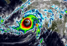 Activan alerta roja por huracán Simón; se mantiene como categoría 4 cerca de Colima y Jalisco