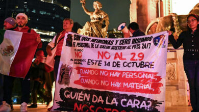 Aristegui en Vivo: Votan No trabajadores del IMSS; plataformas ajustarán algoritmos para bajar violencia; aprueba Senado Clave Única Catastral (15/10/2026)