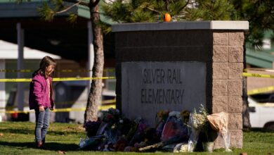 Autor del tiroteo con 4 muertos en una escuela de Oregón usó una escopeta de su madre
